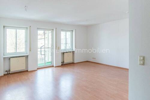 Ausgang zum Südbalkon - 2 Zimmer Etagenwohnung in Regensburg