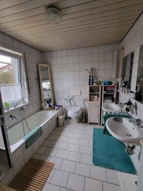 Badezimmer (EG) - 
