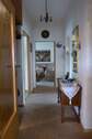 Diele mit Blick in ein Wohnzimmer - 