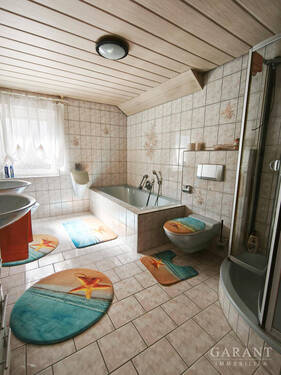 Badezimmer Dachgeschoss - 
