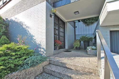 Eingangsbereich - Mehrfamilienhaus, Wohnhaus mit 210,60 m&sup2; in Wetter zum Kaufen