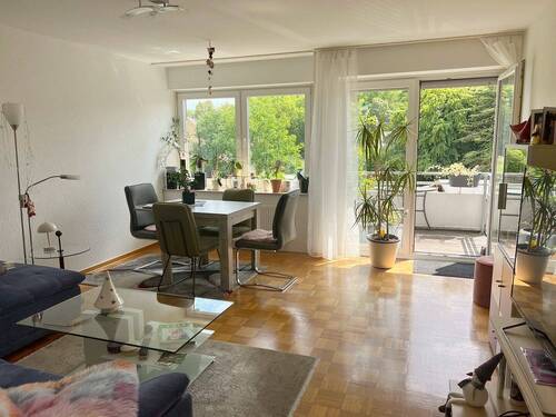 Wohn-/Esszimmer - 