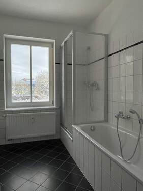 Bad 1 - Etagenwohnung mit 65,20 m&sup2; in Greifswald zur Miete