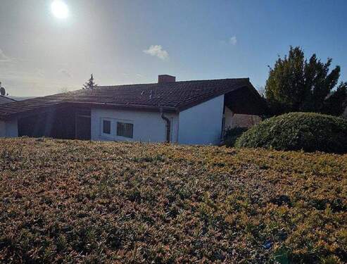 Vorderansicht von rechts - 5 Zimmer Einfamilienhaus in Vaihingen an der Enz / Aurich