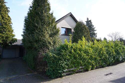 Einfamilienhaus in Burgdorf/Weststadt - * Gehobener Wohnkomfort in BurgdorfWeststadt * - großzügiges EFH mit 2 Terrassen u. Garage