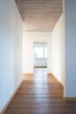 Flur mit Parkettboden - 