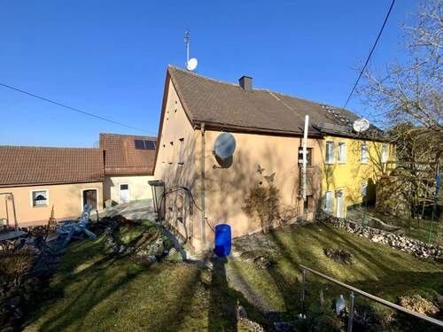 Südseite - 4 Zimmer Doppelhaushälfte zum Kaufen in Hiltpoltstein