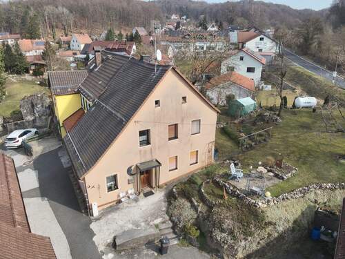 Vogelperspektive I - 4 Zimmer Doppelhaushälfte in Hiltpoltstein