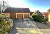 drei Garagen mit Spitzboden - 