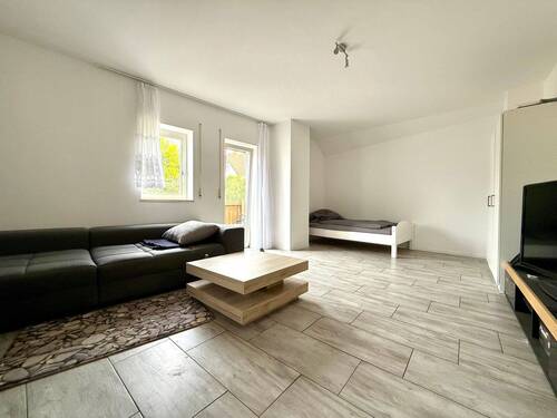 Zimmer 2 - 