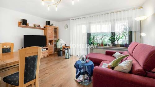 Wohnzimmer 1 - So wohnt man, wenn man angekommen ist - charmante Wohnung mit Loggia & Garage