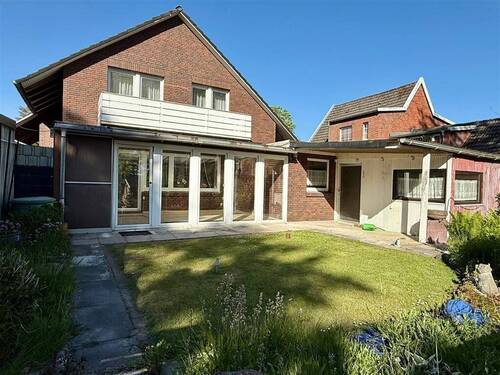 Gartenansicht - 6 Zimmer Einfamilienhaus zum Kaufen in Aurich