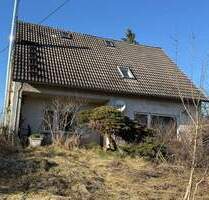 Ihr Pferd dort, wo Sie wohnen ! Renovierungsbed. EFH mit 2300 m² Grund - Lonnerstadt Mailach