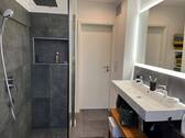 Badezimmer - 3 Zimmer Etagenwohnung zum Kaufen in Röthenbach an der Pegnitz