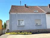 Straßenansicht 2 - EINFAMILIENHAUS MIT 2 WOHNEINHEITEN UND GARTEN IN 66773 SCHWALBACH-HÜLZWEILER