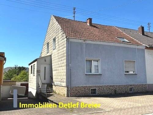 Straßenansich - Einfamilienhaus mit 140,00 m² in Schwalbach zum Kaufen