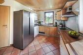 Küche mit Vorratsraum - Einfamilienhaus mit 190,00 m² in Grävenwiesbach zum Kaufen