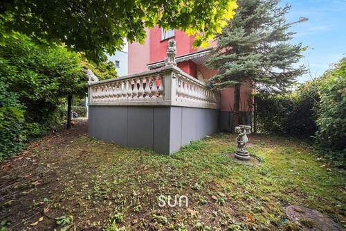 GARTEN MIT STILVOLLER TERRASSE - 