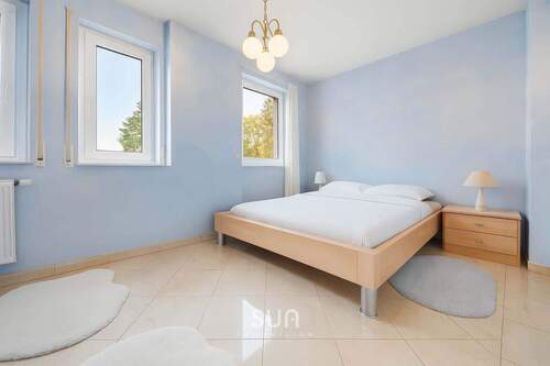 LICHTDURCHFUTETES KINDERZIMMER - 