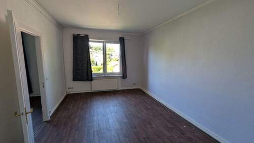 Zimmer (1) kleine Wohnung OG - Mehrfamilienhaus, Wohnhaus in Schwarzenbek zum Kaufen