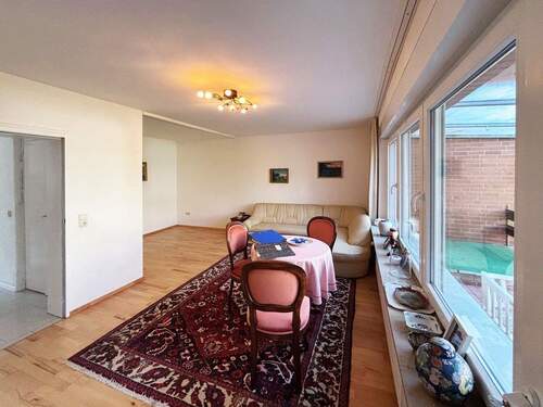 Wohnzimmer mit Essbereich - 