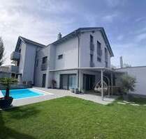 Exklusives Wohnen mit Pool – Luxuriöses Haus + weitere Optionen - Rheinhausen Oberhausen