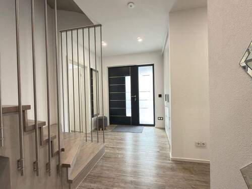 Eingangsbereich - 6 Zimmer Doppelhaushälfte in Rheinhausen