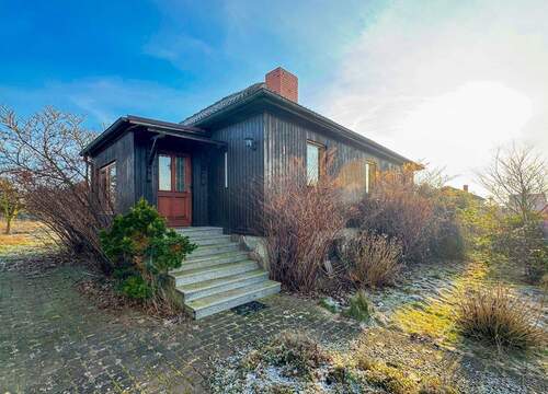 ...inkl. Eingangsveranda - 5 Zimmer Mehrfamilienhaus, Wohnhaus zum Kaufen in Seehausen