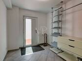 Eingang und Garderobenbereich im Untergeschoss - 