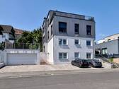 Doppelgarage mit Blick auf Eingang Untergeschoss - 