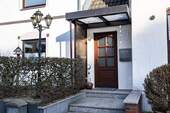 Eingang_5a - 5 Zimmer Mehrfamilienhaus, Wohnhaus zum Kaufen in Oststeinbek