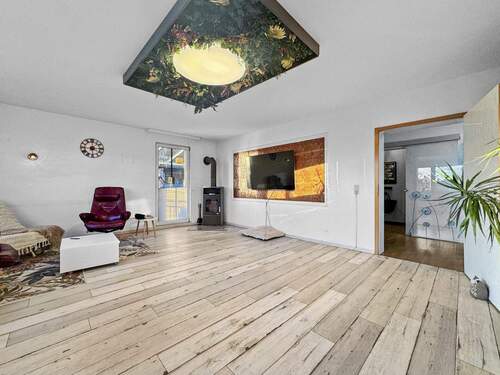 Wohnzimmer - Gepflegte 5 Zimmer Wohnung mit Balkon in zentraler Lage