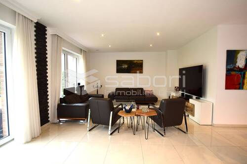 Wohnzimmer - 5 Zimmer Einfamilienhaus zum Kaufen in Hamburg