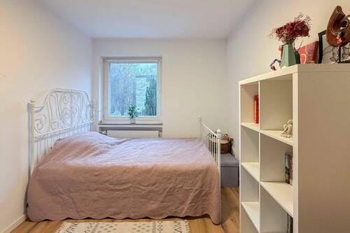 Schlafzimmer - Etagenwohnung mit 84,00 m&sup2; in Bonn zum Kaufen