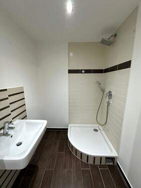 Duschbad Ansicht 2 - Etagenwohnung mit 65,00 m² in Filderstadt zum Kaufen