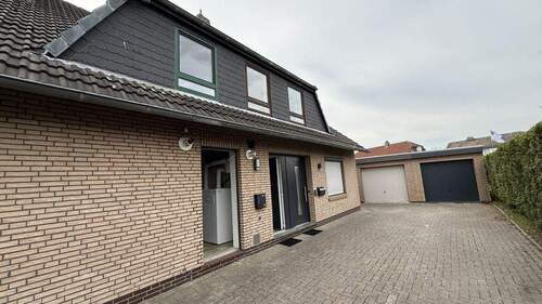 Auffahrt - 3 Zimmer Etagenwohnung in Wangerland