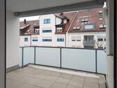 Überdachter Balkon mit el. Markise - 