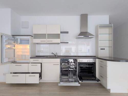 Vollwertige, gepflegte Einbauküche - 