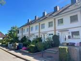 Straßenansicht.jpeg - Familienfreundliches Mittelreihenhaus vor den Toren Hamburgs