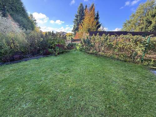 Nutzgarten mit Beerensträuchern - 