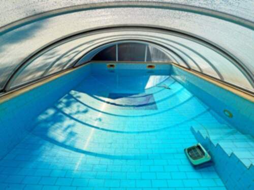 Geschlossener Pool im Winter - 