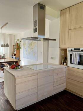 Highlight: Die 41qm-Wohnküche - Provisionsfrei & Bezugsfertig: Ruhige lichtdurchflutete 6-8 Zimmer-Wohnung in Park- und Seenähe