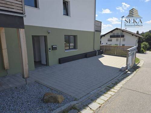 Eingangsbereich / Stellplatz - 