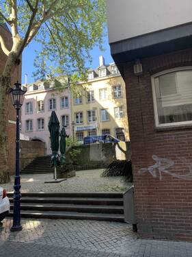 Ansicht vom Buttermarkt (vor Fassadenrenovierung) - Gewerbeobjekt (Büro, Produktion, Verkauf) in Köln zur Miete