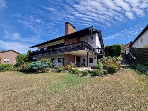 Ru¨ckansicht mit Garten - Freistehendes großzügiges Einfamilien Haus in gesuchter Lage in Konz Canet