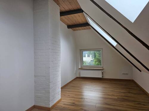 Zimmer 1 im DG, linke Whg., Bild 2 - 