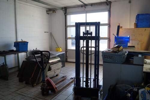 Innenbereich ohne Inventar - Halle in Deining