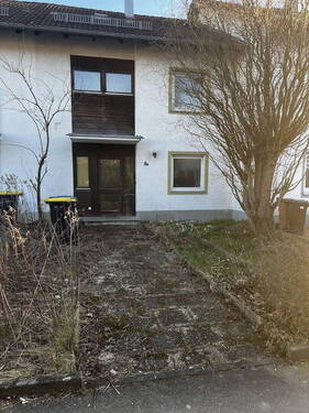 Bild 1 - Reihenmittelhaus mit Garage und ausbaubarem Dachboden