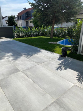 die Terrasse mit eigenem Garten - Goddelau - sanierte 4 Zimmerwohnung im EG mit Garten und Stellplatz