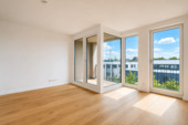 Lichtdurchflutetes Schlafzimmer mit ... - 